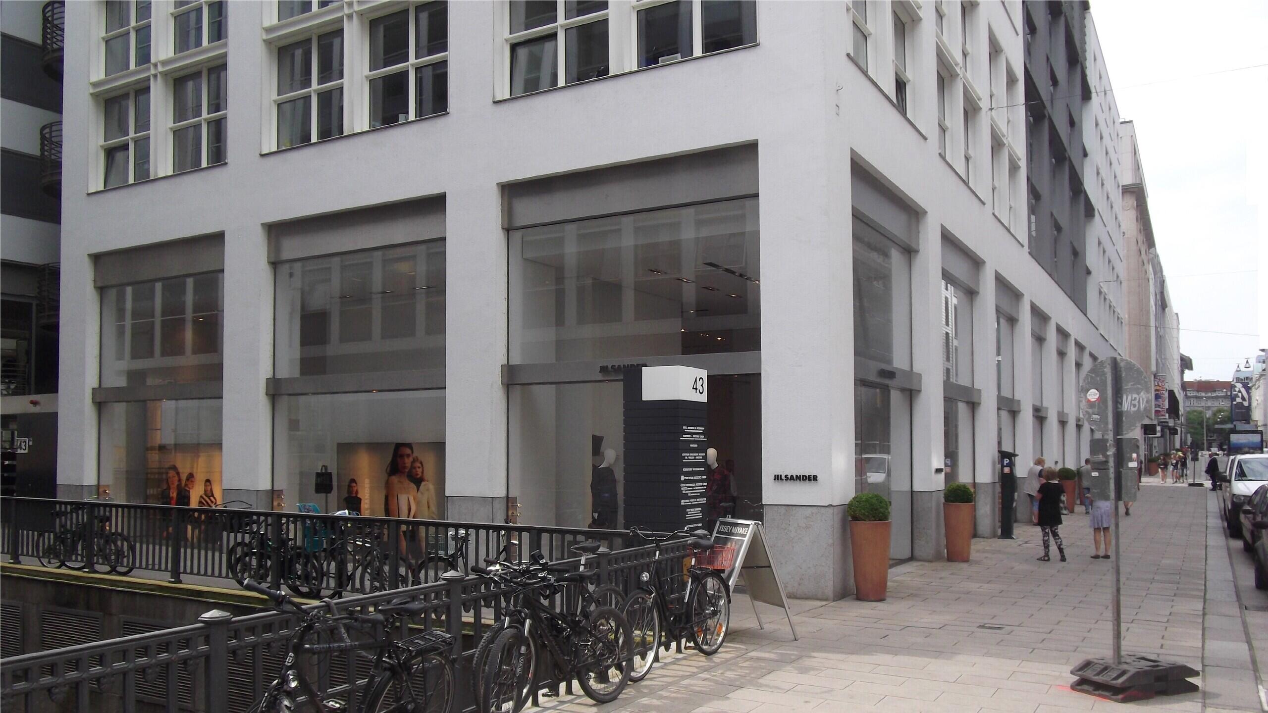 Tren Pekan Mode Milan Musim Semi Panas 2026: Karya-Karya Perdana 