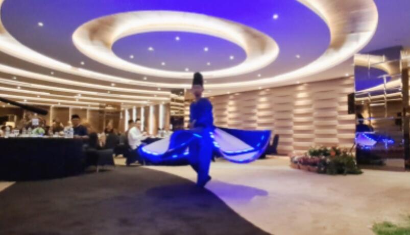 Tari Sufi Tanura Parmonas Studio