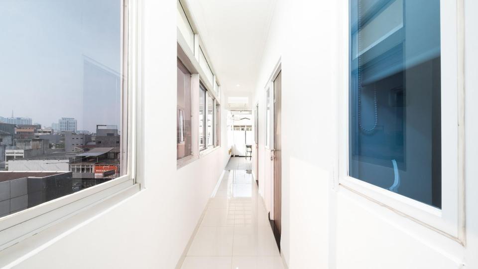 Kost Dekat Gajah Mada Plaza, LTC Glodok, Harmoni, LTC Glodok, RS Husada