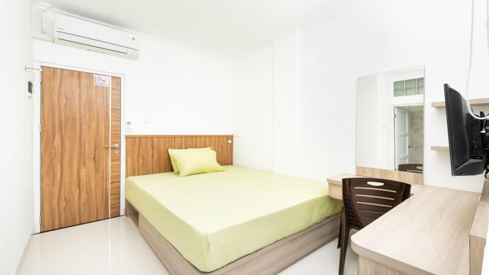 Kost Dekat Gajah Mada Plaza, LTC Glodok, Harmoni, LTC Glodok, RS Husada