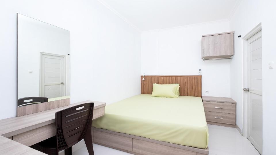 Kost Dekat Gajah Mada Plaza, LTC Glodok, Harmoni, LTC Glodok, RS Husada