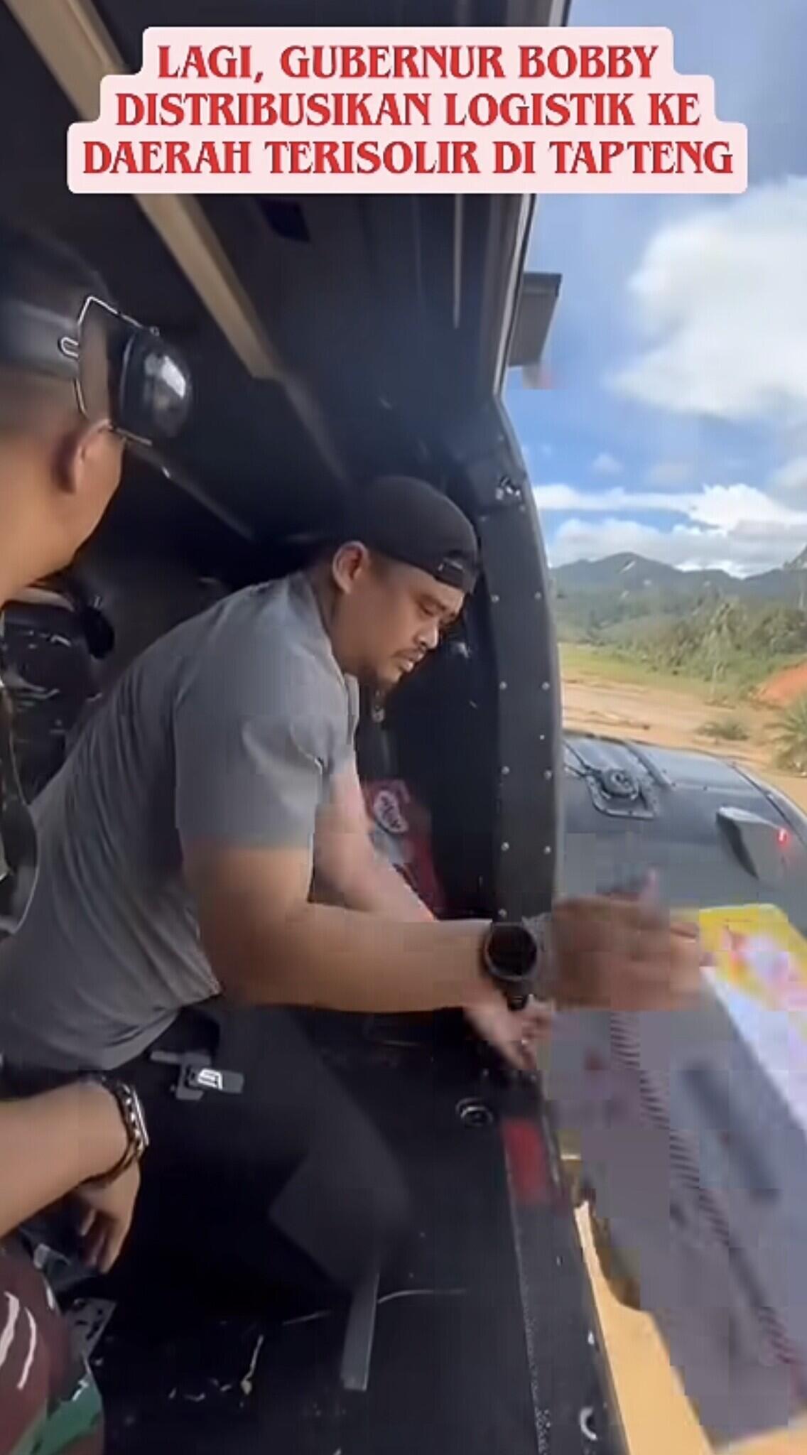 Viral Bantuan Korban Bencana Hancur Usai Dilempar dari Helikopter, TNI Buka Suara