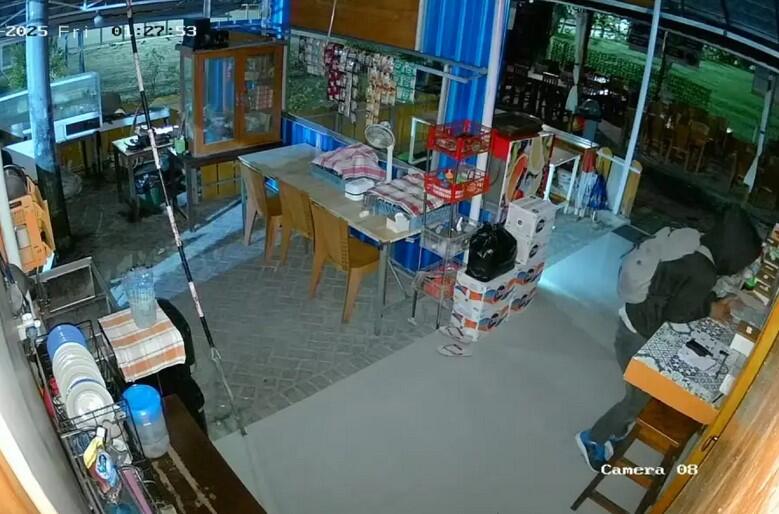 Bobol Car Wash di Tuban Terekam CCTV, Pelaku Gondol Uang Belasan Juta Rupiah