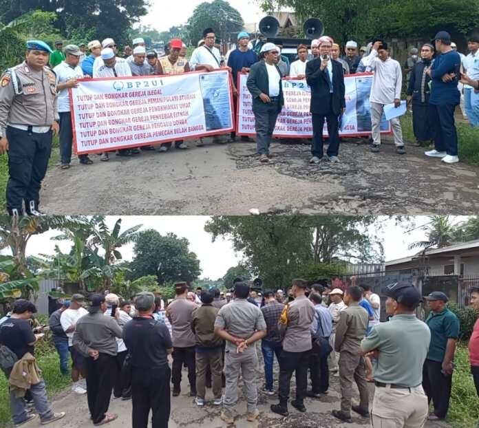 Aksi Damai BP2UI Pertanyakan Legalitas Gereja Paroki Santo Vincentius Gunung Putri