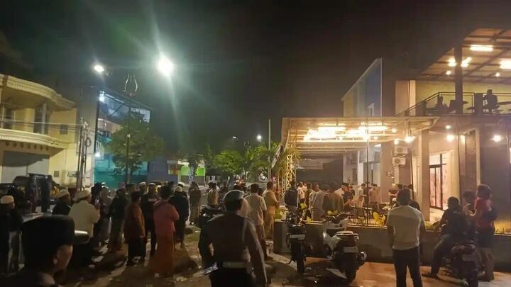 Massa Datangi Lyco Cafe, Protes Konten TikTok yang Dinilai Singgung Ulama