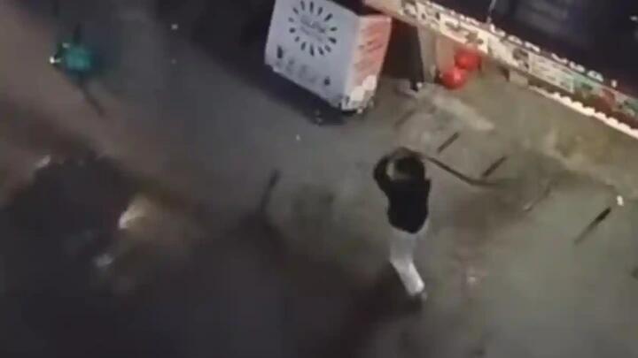 Bikin Geram Warga Tamansari, Pelaku Tawuran Dilempar Air Galon dari Atas Rumah

