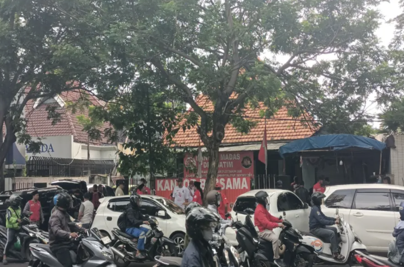 Pengadilan Negeri Surabaya Eksekusi Kantor Madas di Jalan Raya Darmo