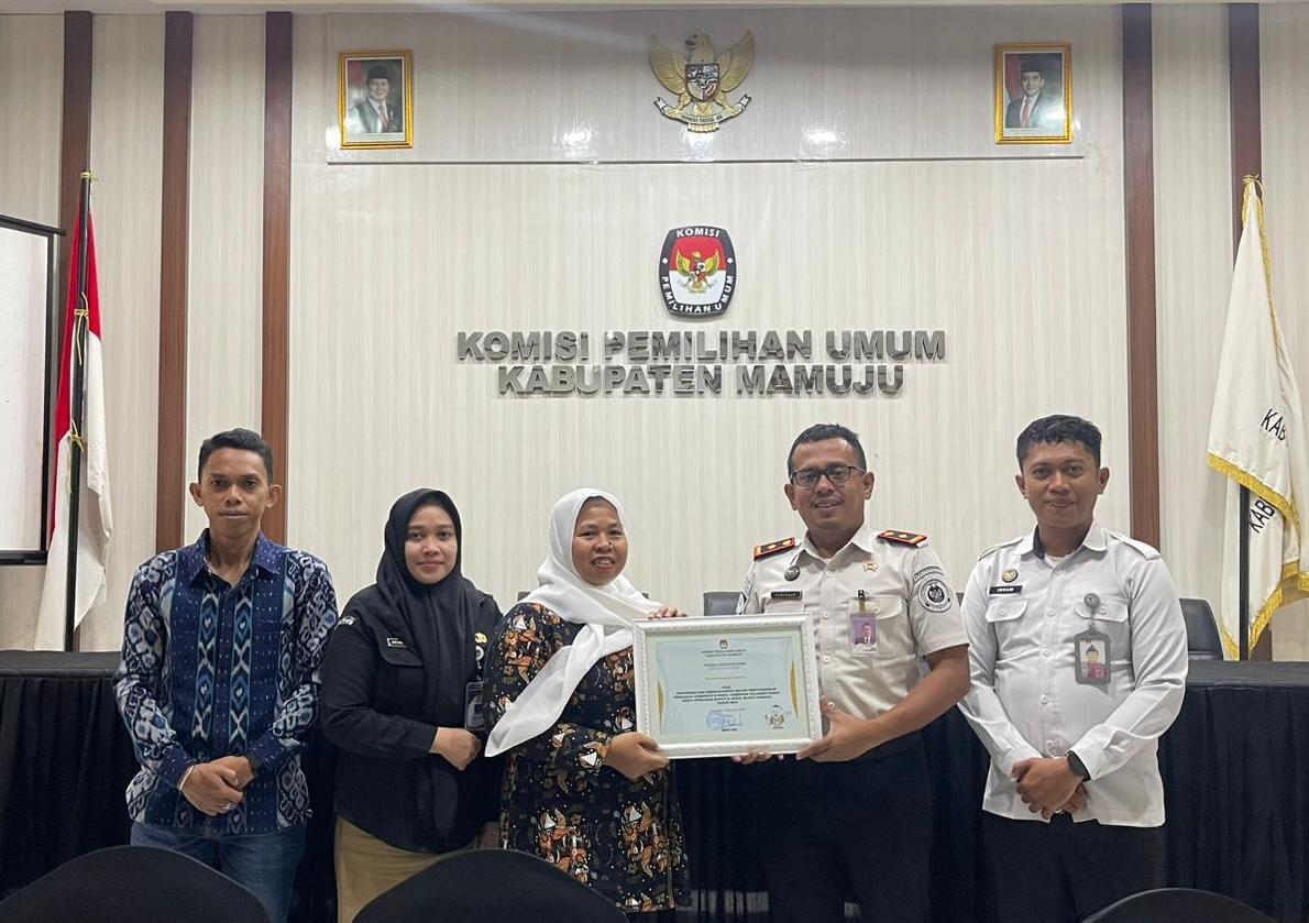 Rutan Mamuju Terima Penghargaan Dari KPU Kab. Mamuju