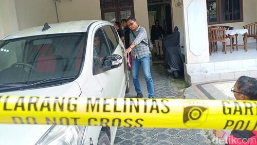 Nekat Bunuh dan Bakar Ibu Kandung, Ketika Anak Kesayangan Kerasukan Setan