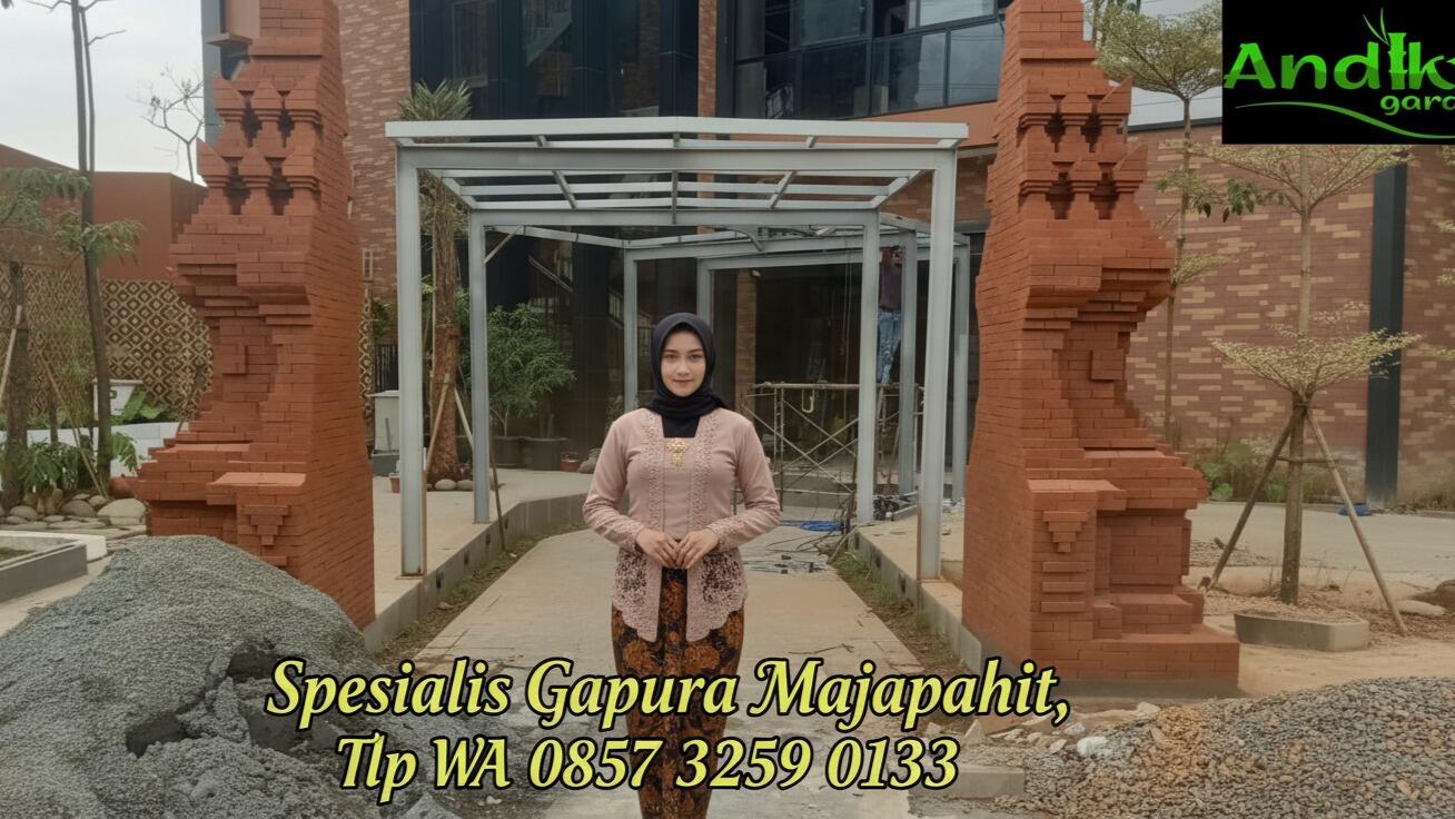 Pembuat Gapura Kerajaan Kota Surabaya