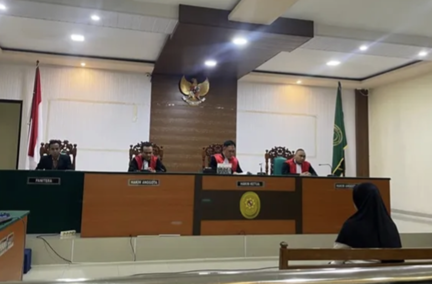 Pengadilan Negeri Jombang Jatuhkan Vonis 17 Tahun Penjara untuk Istri Pembunuh Suami