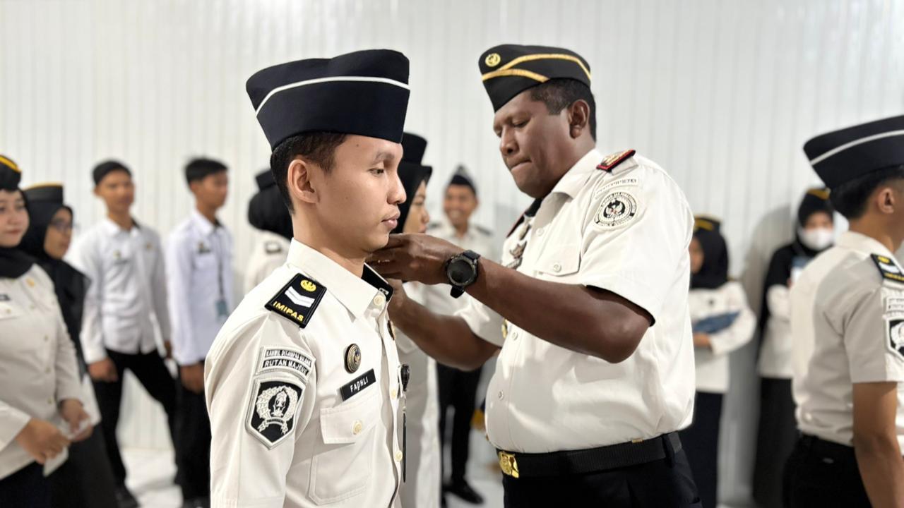 Sembilan Pegawai Rutan Majene Resmi Sandang Pangkat Setingkat Lebih Tinggi