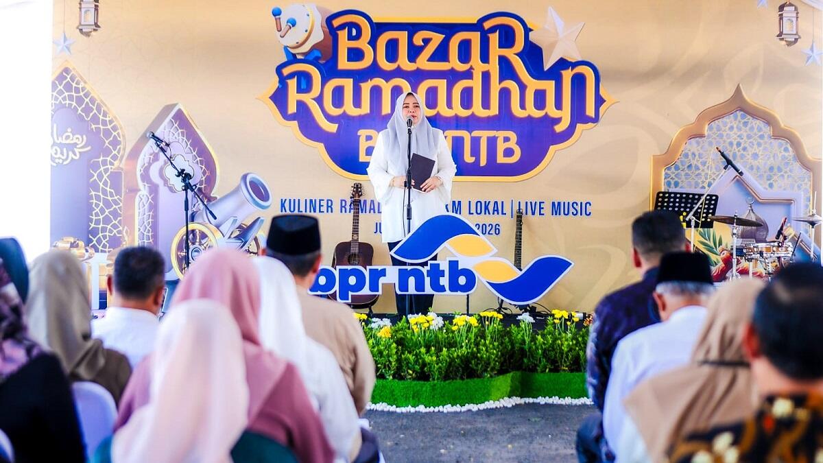 Wagub NTB Indah Dhamayanti Putri Buka Bazar Ramadan BPR NTB