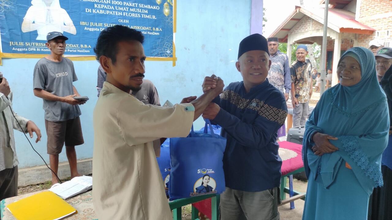 Ramadhan di Tanah Solor: Kepedulian Julie Laiskodat Hadir Lewat 250 Paket Sembako
