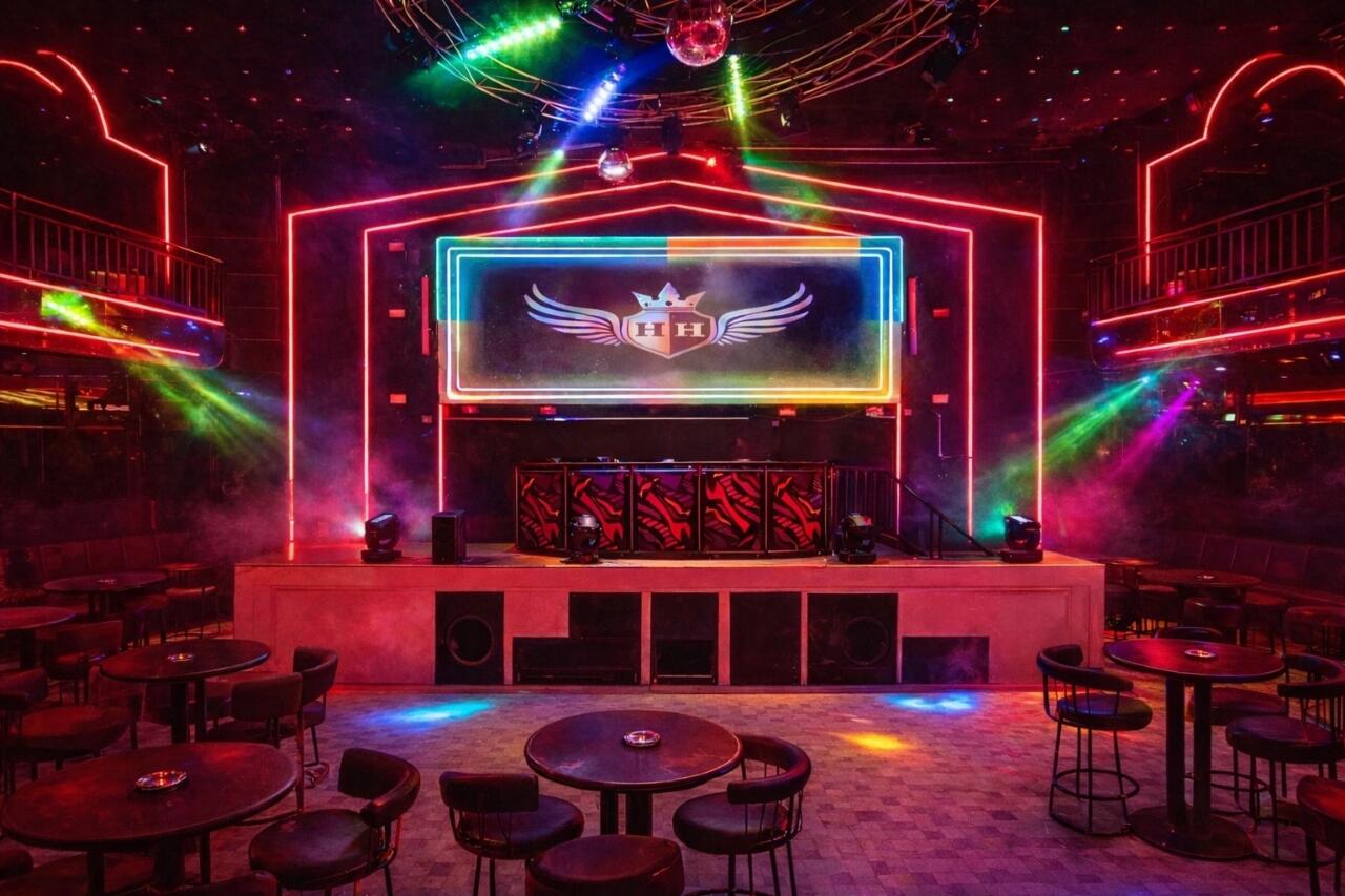 NEW HOLLYWOOD HOTEL LOUNGE &amp; BAR