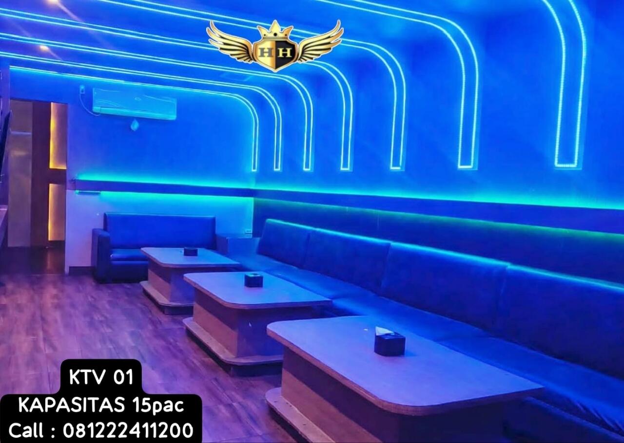 NEW HOLLYWOOD HOTEL LOUNGE &amp; BAR