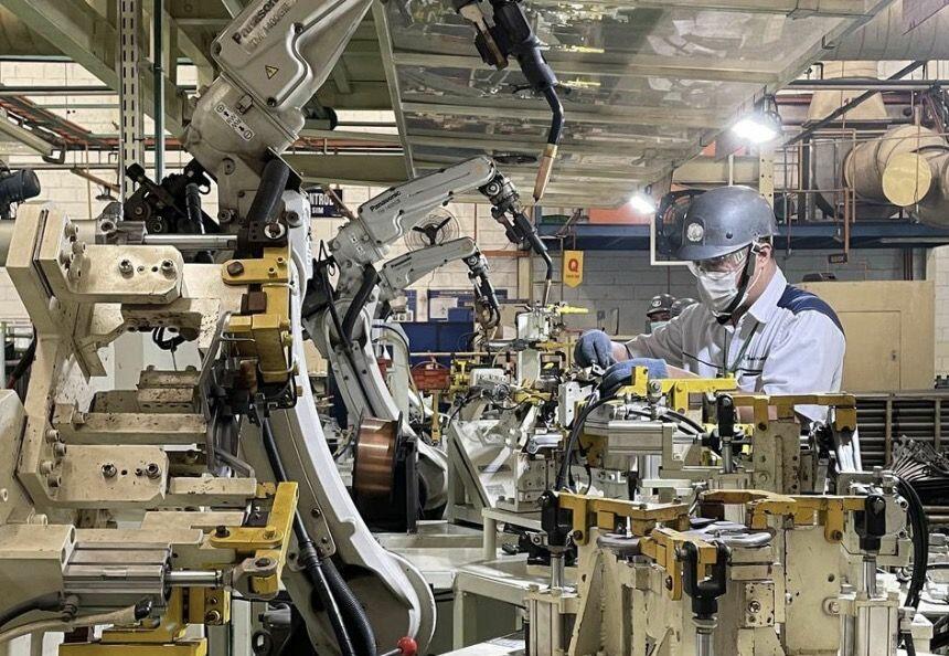 Manufaktur Indonesia Bangkit, Pemerataan dan Ketergantungan Logam Dasar Disorot