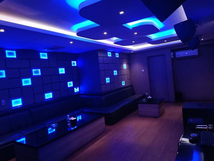 REVOO KARAOKE PONDOK INDAH-JAKSEL