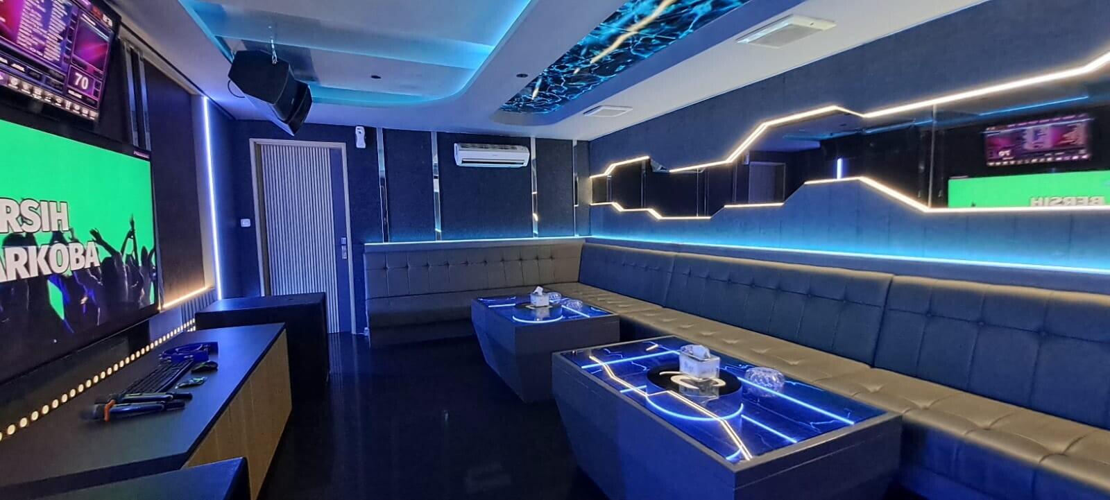 REVOO KARAOKE PONDOK INDAH-JAKSEL