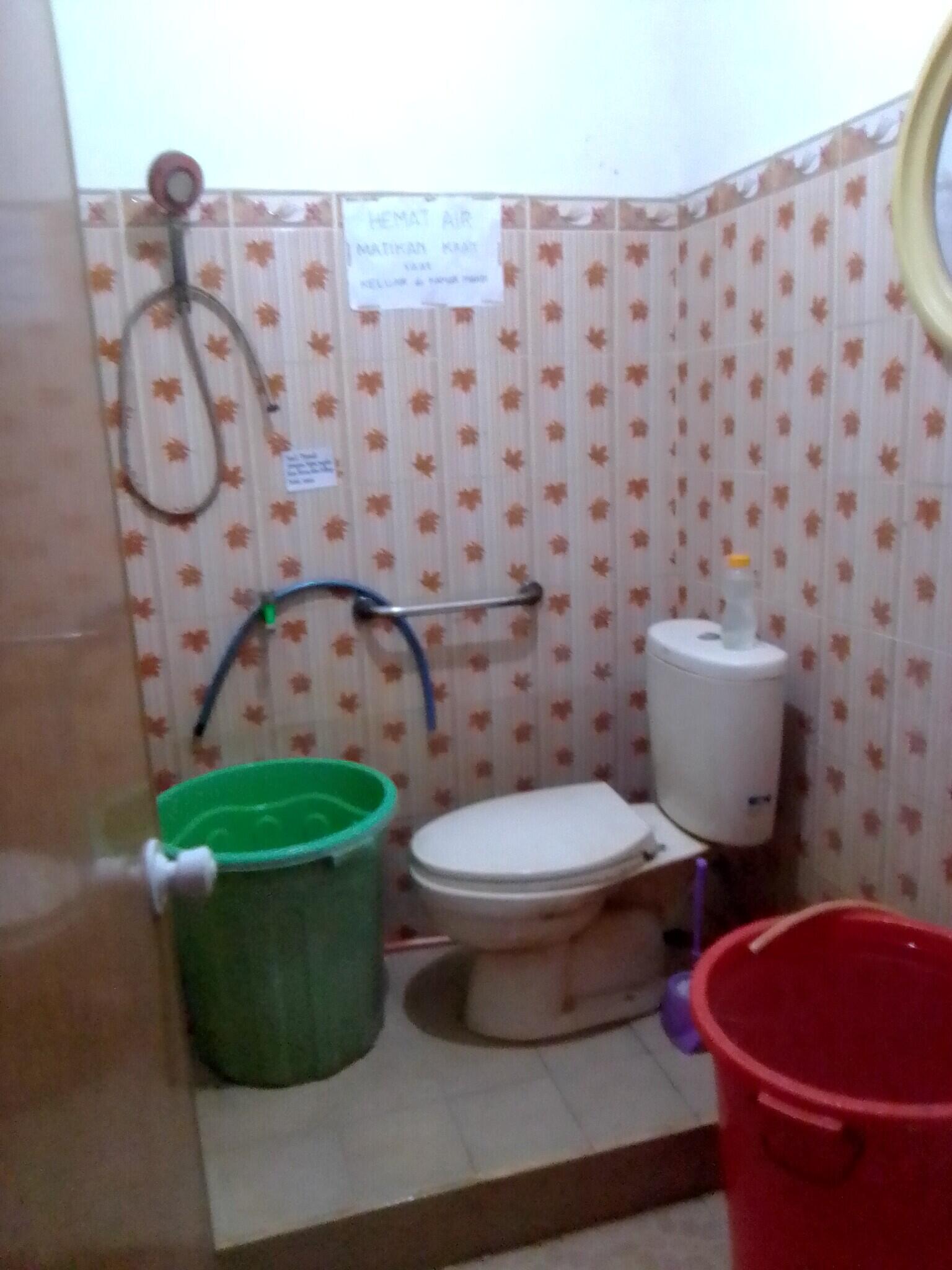 Rumah Hunian dengan Kos Kosan