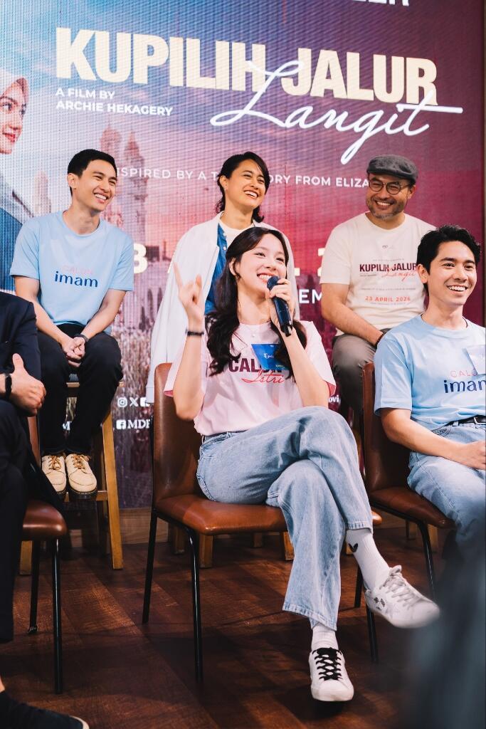 Zee Asadel & Emir Mahira Sah Sebagai Pasutri di Film KUPILIH JALUR LANGIT