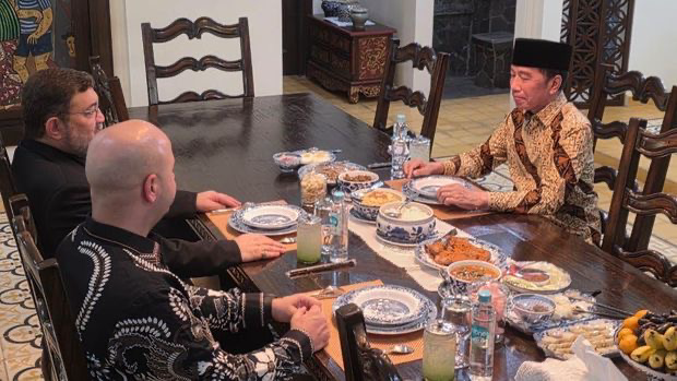 Tiba-Tiba Dubes Iran Temui Jokowi di Solo 