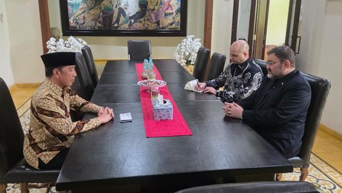 Tiba-Tiba Dubes Iran Temui Jokowi di Solo 