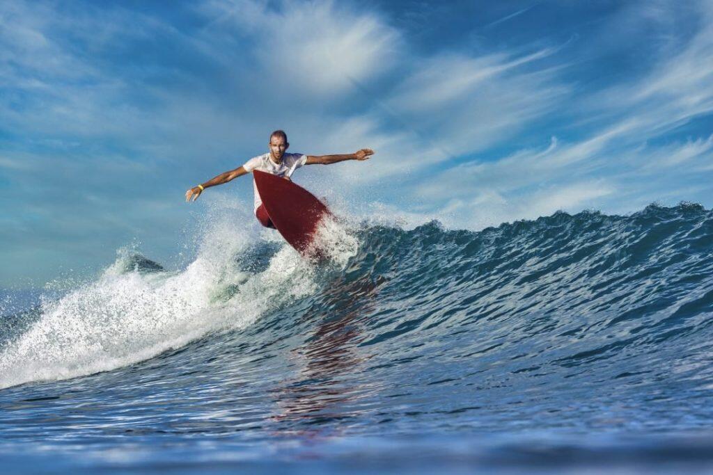 Mengapa Pantai Plengkung Disebut Juga G-Land? Ini Penjelasan Lengkapnya