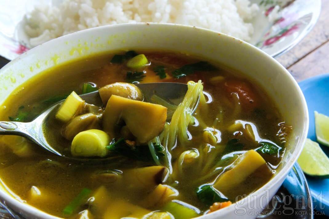 Tanpa Daging!! Resep Soto Jamur Kancing, Dijamin Bikin Nagih!!