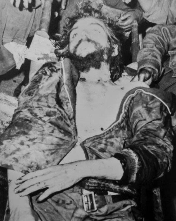 Mayat revolusioner Ernesto &ldquo;Che&rdquo; Guevara (Kurang DP)