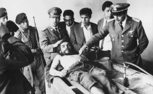Mayat revolusioner Ernesto &ldquo;Che&rdquo; Guevara (Kurang DP)