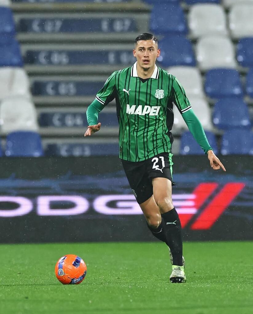 Sassuolo Menang Lawan Milan, Akankah Jay Idzes Dijual?
