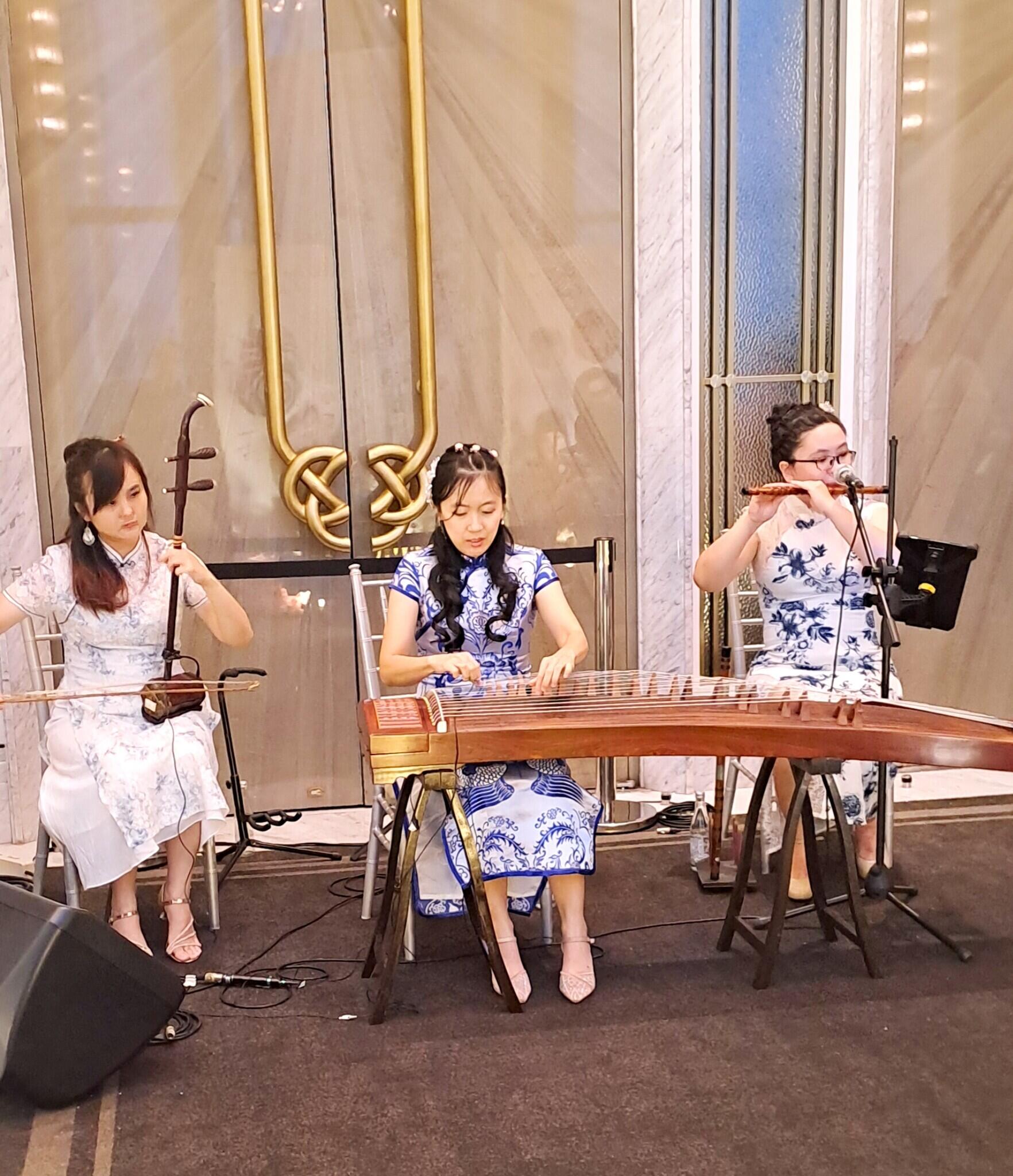 Musik Mandarin Guzheng Erhu Studio 10