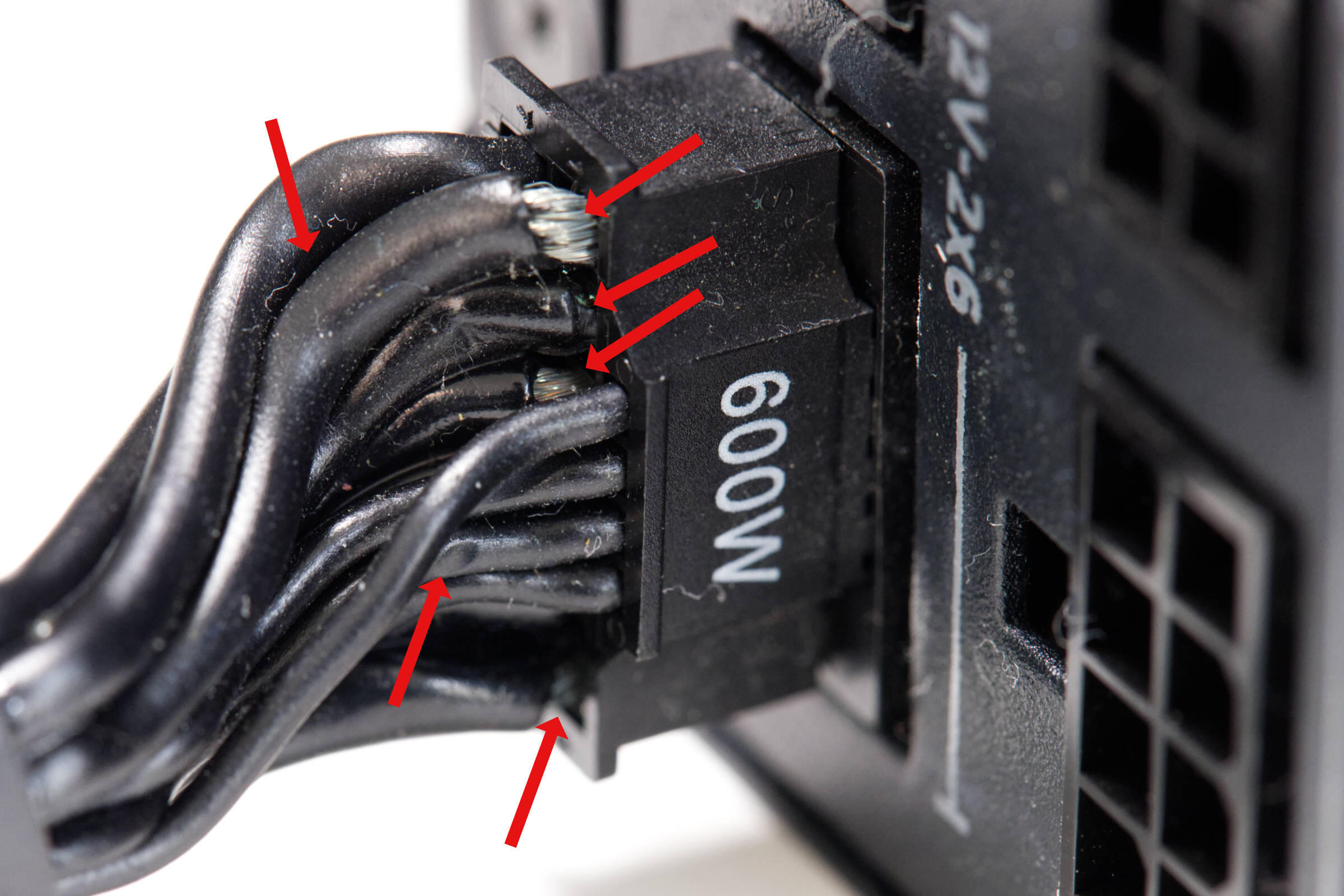 Media Jerman melaporkan kabel RTX 5090 12V-2x6 meleleh di sistem uji pers.