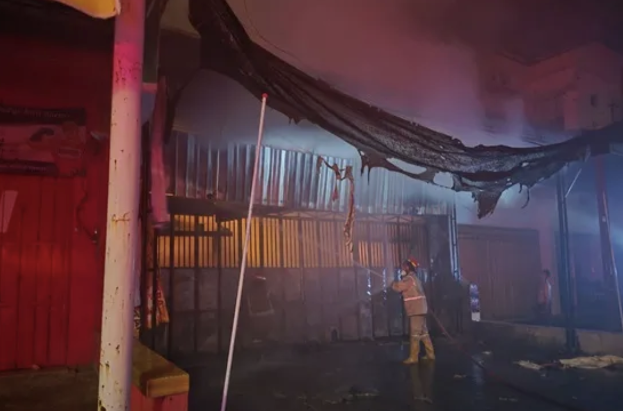 Toko Kelontong di Diwek Jombang Terbakar, Kerugian Diperkirakan Rp100 Juta
