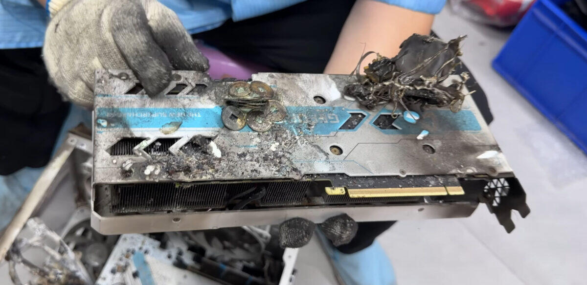 GeForce RTX 3070 ini berhasil diselamatkan setelah di sambar petir dan kebakaran!