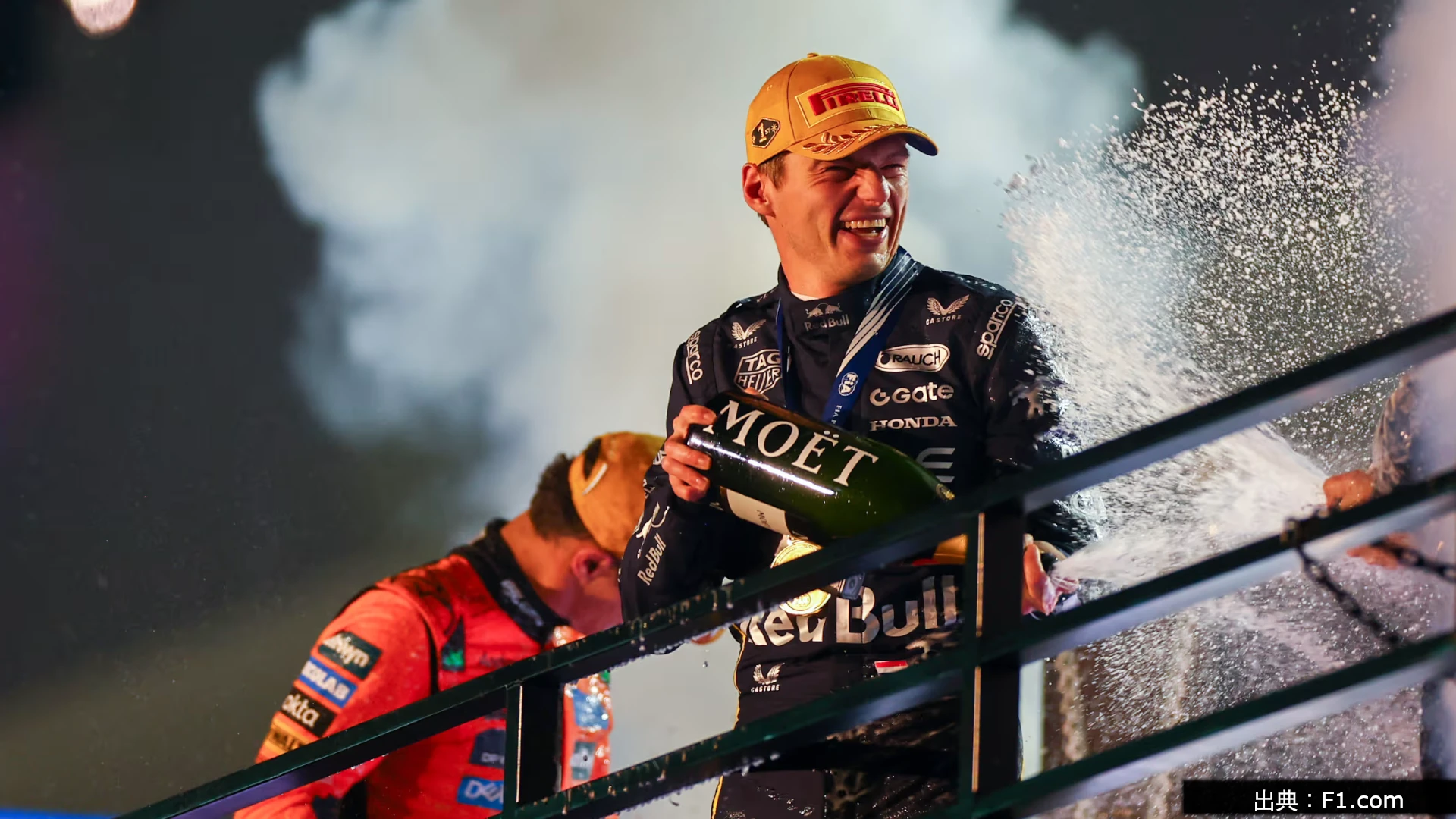 Champagne Fight di Podium F1 Ternyata Kadang Bukan Alkohol