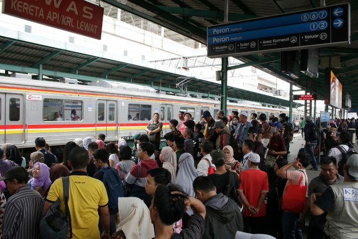 155,8 Juta Orang Indonesia Naik Kereta Api Bersubsidi