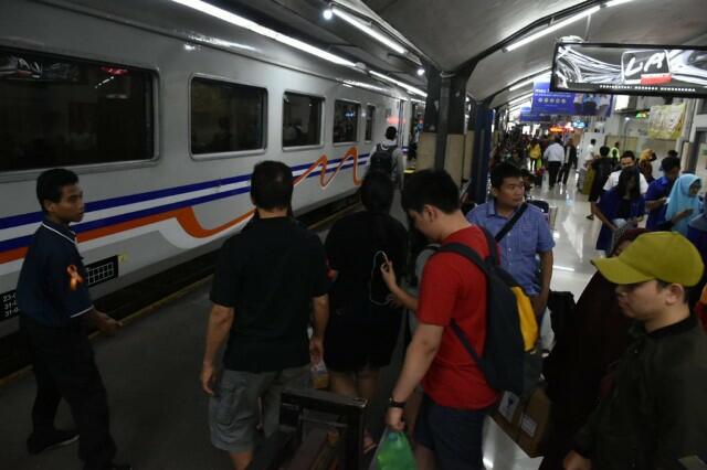 155,8 Juta Orang Indonesia Naik Kereta Api Bersubsidi