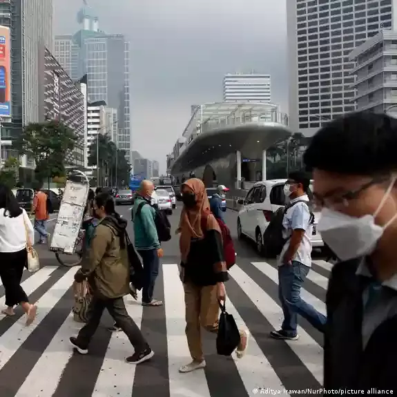 Kaum Rebahan dan Lelahnya Generasi Muda Menghadapi Ekonomi