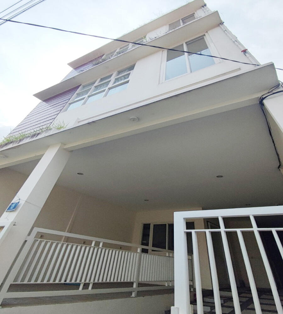 Kost Putri Dekat UNAIR Kampus A, Tunjungan Plaza, Grand City Mall, RS Siloam Surabaya