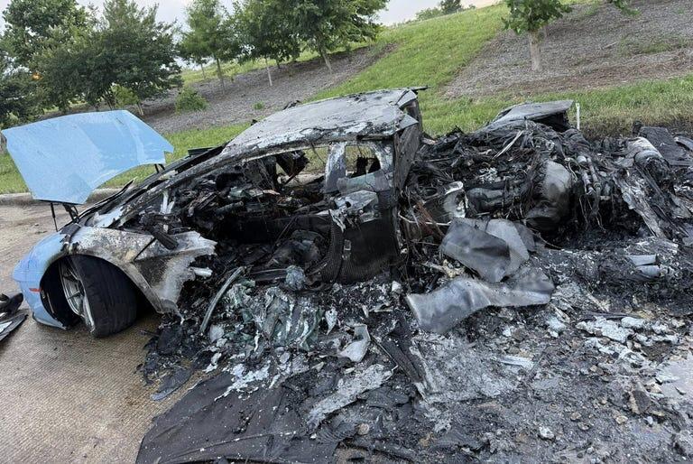 Kenapa Bisa Begini ? Dua Lamborghini Hancur dalam Kecelakaan
