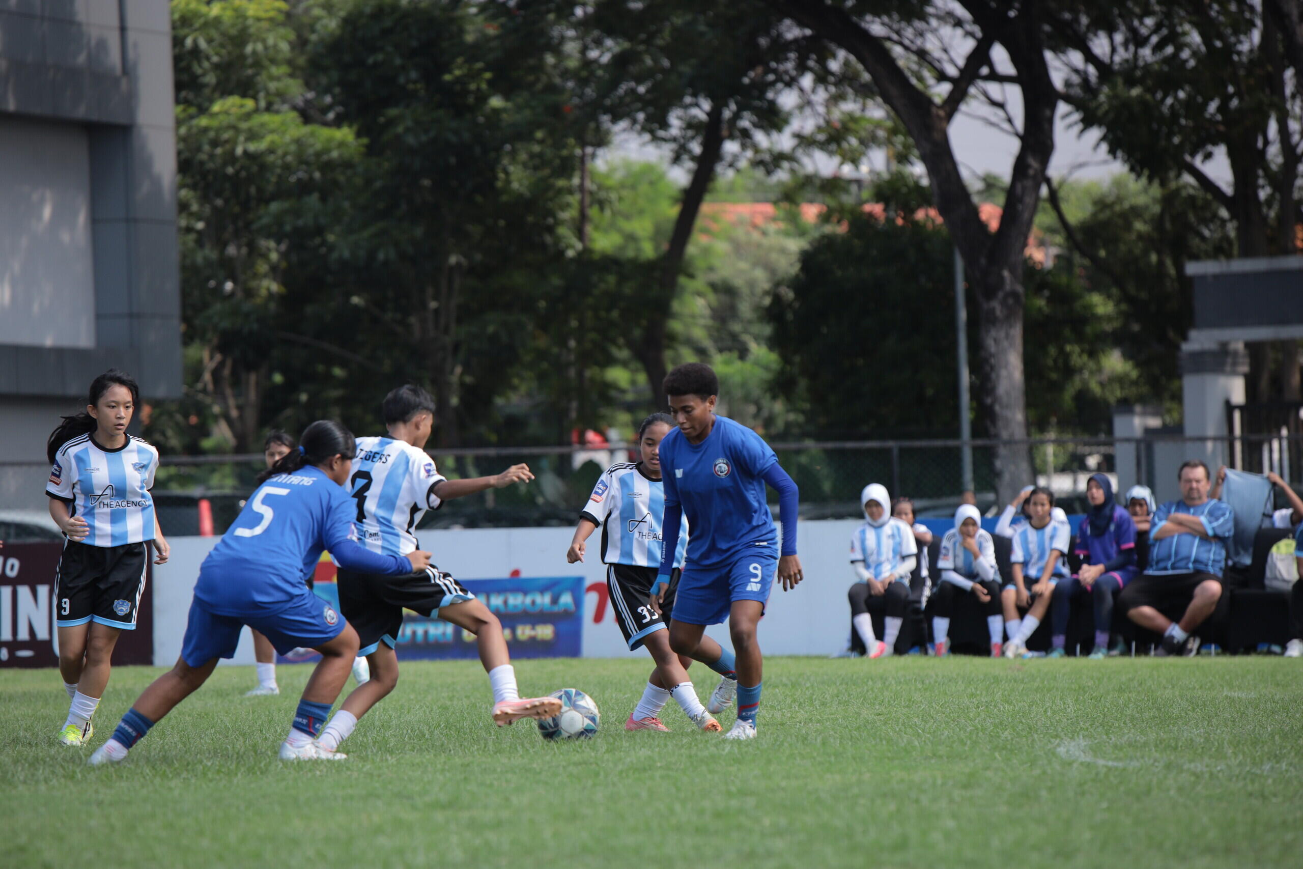 Tigers Football Academy &amp; Arema FC Women Berbagi Gelar di Dua Kategori Umur