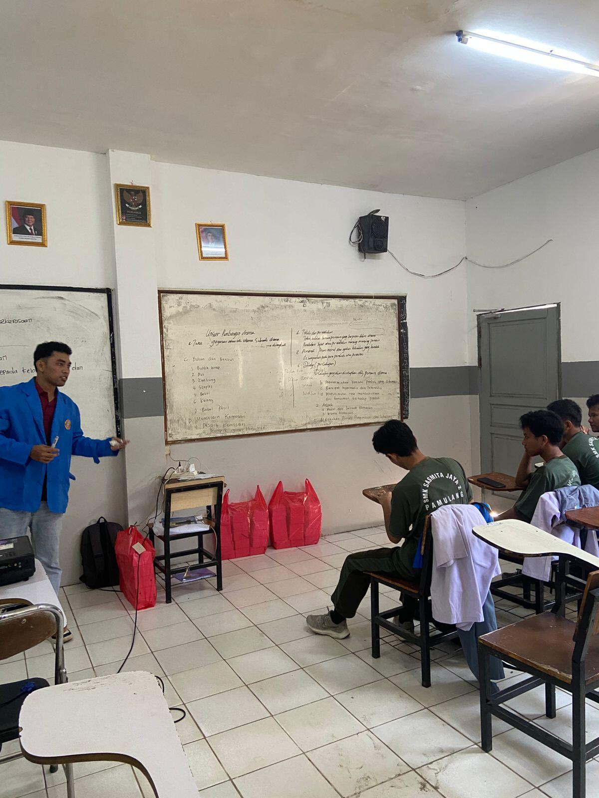 Mahasiswa Hukum UNPAM Suarakan Bebas Kekerasan Seksual di SMK Sasmita Jaya 2