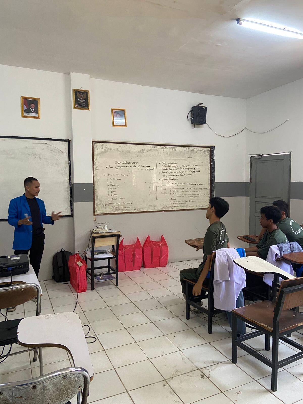 Mahasiswa Hukum UNPAM Suarakan Bebas Kekerasan Seksual di SMK Sasmita Jaya 2