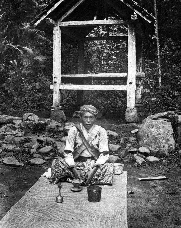 SEJARAH DUKUN DI INDONESIA