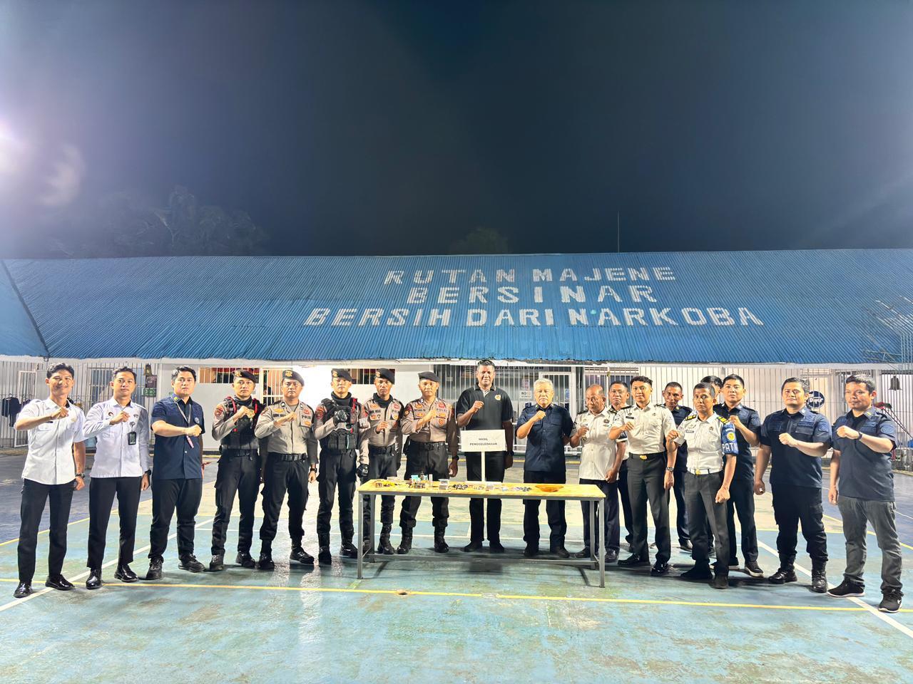 Penggeladahan Blok dan Kamar Hunian Warga Binaan
