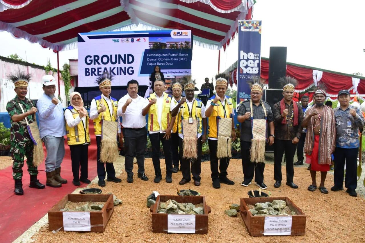 Perencana Acara Ground Breaking Dll