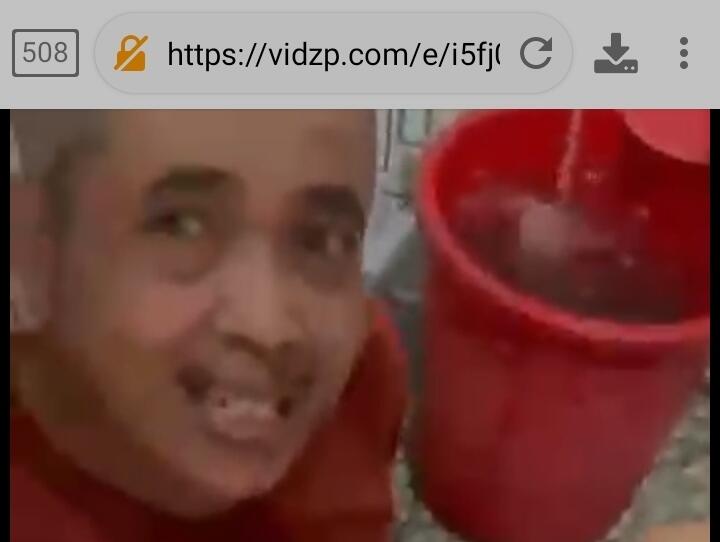 Pak Kaur Masuk Toilet Barengan Istri Warganya, Tak Lama Terdengar Suara Ah..Uh..Ah..