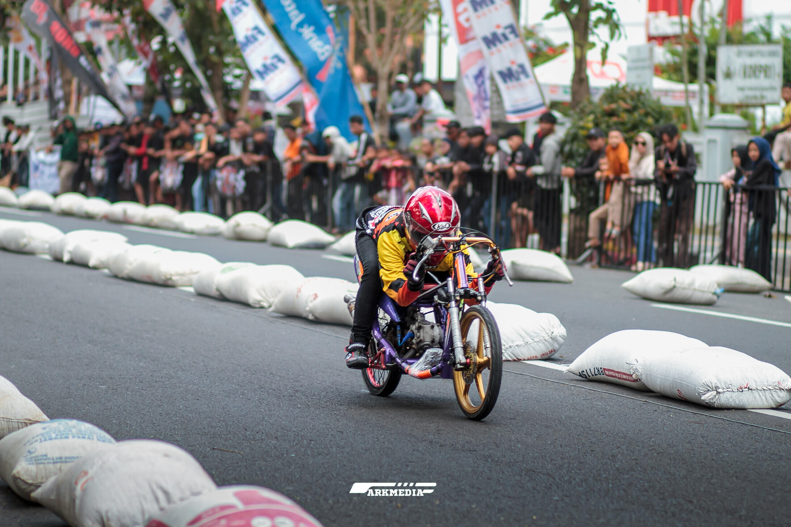 Raden arjuna pembalap / joki drag bike asal kota magelang